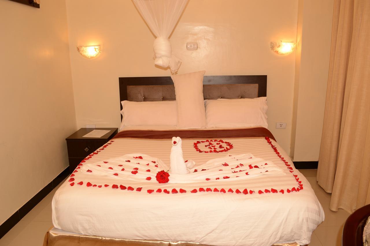 Lakemark Hotel And Tour Service 巴赫达尔 外观 照片