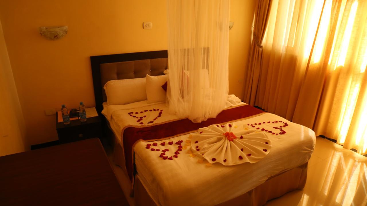 Lakemark Hotel And Tour Service 巴赫达尔 外观 照片