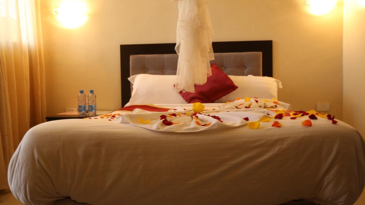 Lakemark Hotel And Tour Service 巴赫达尔 外观 照片