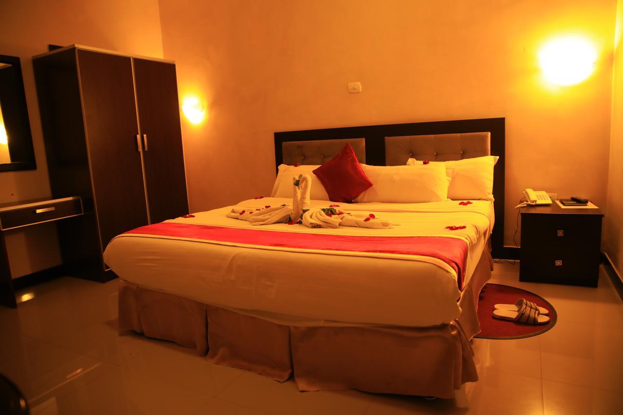 Lakemark Hotel And Tour Service 巴赫达尔 外观 照片