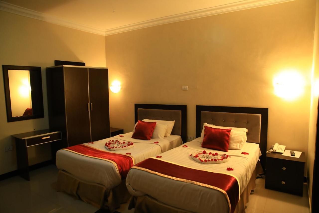 Lakemark Hotel And Tour Service 巴赫达尔 外观 照片