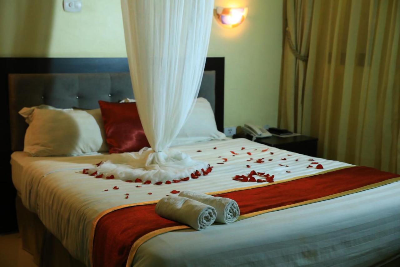 Lakemark Hotel And Tour Service 巴赫达尔 外观 照片